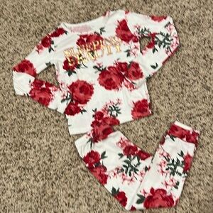Girls size 5 white with red roses and “sleeping beauty” across front pajama set